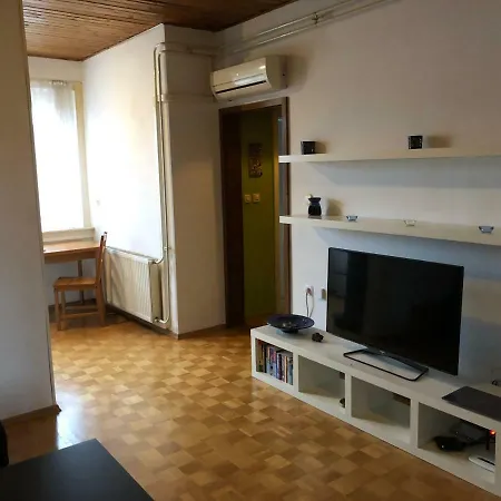 Fair / Free Parking Appartement